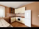 Appartamenti Vese - 100 m from beach: A1(2+2), A2(2+2), A3(5+3), A4(2+2) Sveti Petar - Riviera Biograd  - Appartamento - A3(5+3): la cucina con la sala da pranzo