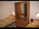 Appartamenti Dvor - 20 m from beach: A1(4+1) Turanj - Riviera Biograd  - Appartamento - A1(4+1): la camera da letto