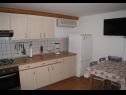 Appartamenti Dvor - 20 m from beach: A1(4+1) Turanj - Riviera Biograd  - Appartamento - A1(4+1): la cucina con la sala da pranzo
