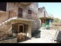 Casa vacanza Tončica - quiet place: H(5+3) Dol (Brac) - Isola di Brac  - Croazia - il cortile