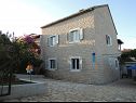 Appartamenti Jak - comfortable apartments: A1-donji(4+1), A2-gornji(4+2) Mirca - Isola di Brac  - la casa