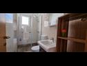 Appartamenti Ivano - 20 m from Sea: A1(6), A2(2+1), A3(2+1), A4(2), A5(2) Baia Osibova (Milna) - Isola di Brac  - Croazia - Appartamento - A1(6): il bagno con la toilette