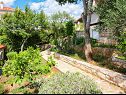 Appartamenti Elena - sea view: A1(4+2) Postira - Isola di Brac  - il giardino (casa e dintorni)
