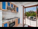 Appartamenti Katija - sea view: A1(2+1), A2(4+1) Postira - Isola di Brac  - Appartamento - A1(2+1): la cucina con la sala da pranzo