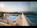 Appartamenti Dragan - with pool and seaview: A2(4), A3(5) Postira - Isola di Brac  - la piscina