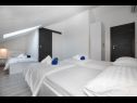 Appartamenti Dragan - with pool and seaview: A2(4), A3(5) Postira - Isola di Brac  - Appartamento - A3(5): la camera da letto