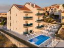 Appartamenti Jakov - modern and cosy with pool: B2(4), B3(5) Postira - Isola di Brac  - la casa