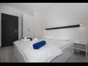 Appartamenti Jakov - modern and cosy with pool: B2(4), B3(5) Postira - Isola di Brac  - Appartamento - B2(4): la camera da letto