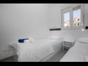 Appartamenti Ivan - with heated pool and seaview: A1(4), B1(4) Postira - Isola di Brac  - Appartamento - B1(4): la camera da letto