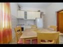 Appartamenti Brane - Economy Apartments: A1(4), A2(2) Postira - Isola di Brac  - Appartamento - A2(2): la cucina con la sala da pranzo