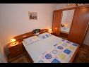 Appartamenti Kat - 80 m from beach: A1(6), A2(2) Splitska - Isola di Brac  - Appartamento - A1(6): la camera da letto