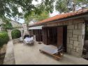 Casa vacanza Goa - 150 m from sea: H(4+2) Supetar - Isola di Brac  - Croazia - il cortile (casa e dintorni)