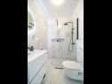 Appartamenti Vin - near sea: SA1(2) Supetar - Isola di Brac  - Studio appartamento - SA1(2): il bagno con la toilette
