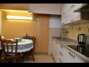 Appartamenti Val - 300 m to the beach: SA1 (2+1), A2(5+2) Supetar - Isola di Brac  - Studio appartamento - SA1 (2+1): la cucina con la sala da pranzo