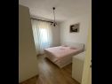 Appartamenti Senija - 150 m from beach: A1(4) Supetar - Isola di Brac  - Appartamento - A1(4): la camera da letto
