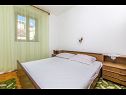 Appartamenti Jerkica - 50 m from sea: A1(4) Sutivan - Isola di Brac  - Appartamento - A1(4): la camera da letto