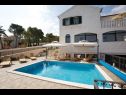 Appartamenti Paula - with pool and sea view : A1(2+1), A2(2+1), A3(2+1) Sutivan - Isola di Brac  - la casa