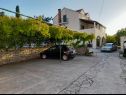 Appartamenti Jere - 50m from the sea with parking: A1(3), A2(4) Sutivan - Isola di Brac  - la casa