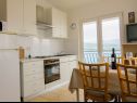 Appartamenti Anda - sea view: B1(4), B2(4), C(4+1) Mastrinka - Isola di Ciovo  - Appartamento - B2(4): la cucina con la sala da pranzo