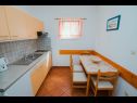 Appartamenti Bela2 - great location A1 B1(4), A2 C1(4), A3 D1(4+1) Mastrinka - Isola di Ciovo  - Appartamento - A2 C1(4): la cucina con la sala da pranzo