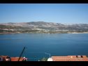 Appartamenti Anda - sea view: B1(4), B2(4), C(4+1) Mastrinka - Isola di Ciovo  - lo sguardo