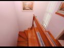 Appartamenti Rina - 200 m from beach: A1(6) Okrug Donji - Isola di Ciovo  - Appartamento - A1(6): la scalinata