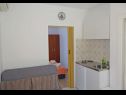 Appartamenti Tomislav - 120 m from beach: A1(2), A2(2) Okrug Donji - Isola di Ciovo  - Appartamento - A1(2): la cucina con la sala da pranzo