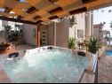 Appartamenti Slavena - with pool : A3(4+2) Okrug Gornji - Isola di Ciovo  - la casa
