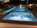 Appartamenti Miroslava - with pool: A1(4), A3(2+1), A4(5), A5(6+1) Okrug Gornji - Isola di Ciovo  - la piscina