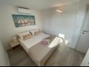 Appartamenti Miroslava - with pool: A1(4), A3(2+1), A4(5), A5(6+1) Okrug Gornji - Isola di Ciovo  - Appartamento - A1(4): la camera da letto