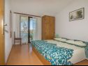 Appartamenti Dane - 30m from the sea: A1(4+1), A2(4+1), A3(3+2), A4(2+3) Okrug Gornji - Isola di Ciovo  - Appartamento - A1(4+1): la camera da letto