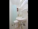 Appartamenti Dane - 30m from the sea: A1(4+1), A2(4+1), A3(3+2), A4(2+3) Okrug Gornji - Isola di Ciovo  - Appartamento - A3(3+2): il bagno con la toilette