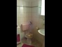 Casa vacanza Filip - comfortable: H(6+2) Okrug Gornji - Isola di Ciovo  - Croazia - H(6+2): il bagno con la toilette