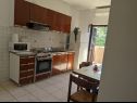 Appartamenti Biserka - 50 m from beach : A1(2+1), A2(2+1), A3(2+1), A4(6), A5(4), A6(4) Okrug Gornji - Isola di Ciovo  - Appartamento - A4(6): la cucina