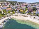 Appartamenti Doria - 20m from beach: A1 Grego(4), A3 Doric(4), A4 Teuta(2+2) Okrug Gornji - Isola di Ciovo  - la casa