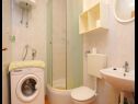 Appartamenti Rosa - with parking : A1(3+1), SA2(3), A3(6) Slatine - Isola di Ciovo  - Appartamento - A1(3+1): il bagno con la toilette