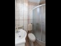 Appartamenti Kari A5(4) , SA1(2), SA2(2), SA3(2), SA4(2)  Crikvenica - Riviera Crikvenica  - Studio appartamento - SA1(2): il bagno con la toilette