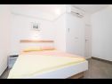 Appartamenti e camere Bari - 10 km from airport: A1(2), A2(2), R2(2), R3(2), R4(2) Kupari - Riviera Dubrovnik  - Appartamento - A1(2): la camera da letto