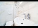 Appartamenti e camere Bari - 10 km from airport: A1(2), A2(2), R2(2), R3(2), R4(2) Kupari - Riviera Dubrovnik  - Camera - R3(2): il bagno con la toilette