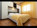 Appartamenti Vesna - 100 m from sea: A1(2+1), A2(2+1), A3(4) Luka - Isola di Dugi otok  - Appartamento - A2(2+1): la camera da letto