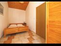 Appartamenti Josip - 100 m from beach: A1(2+2), A2(2+2), A3(4+2), A4(4), A5(2+2), A6(4+2) Ivan Dolac - Isola di Hvar  - Appartamento - A5(2+2): la camera da letto