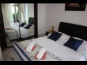 Appartamenti Niko - with pool : A1(2+2), A2(4), A3(2+2), A4(2+2), A5(2) Jelsa - Isola di Hvar  - Appartamento - A1(2+2): la camera da letto