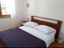 Appartamenti Dioniza - 150 m from beach: A1(2+2), A2(3), A3(2+2) Jelsa - Isola di Hvar  - Appartamento - A1(2+2): la camera da letto