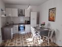 Appartamenti Dioniza - 150 m from beach: A1(2+2), A2(3), A3(2+2) Jelsa - Isola di Hvar  - Appartamento - A1(2+2): la cucina con la sala da pranzo
