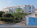 Appartamenti Blue - 200 m from sea: A11(2+2), A12(2+2), SA13(3), SA14(3), A15(2+2), A16(2+2) Sucuraj - Isola di Hvar  - la casa