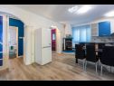 Appartamenti Mila - in blue: A1(4+2), A2(5+1), A3(4+2) Banjole - Istria  - Appartamento - A3(4+2): la cucina con la sala da pranzo