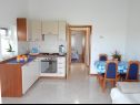 Appartamenti Zdravko: A1(2+2), A2(2+2) Fazana - Istria  - Appartamento - A2(2+2): la cucina con la sala da pranzo