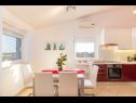 Appartamenti Robi 1 - sea view: A1 sea view(4+1) Liznjan - Istria  - Appartamento - A1 sea view(4+1): la cucina con la sala da pranzo
