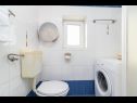 Appartamenti Robi 1 - sea view: A1 sea view(4+1) Liznjan - Istria  - Appartamento - A1 sea view(4+1): il bagno con la toilette