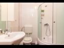 Appartamenti Robi 2 - marina view: A1(4+1) Liznjan - Istria  - Appartamento - A1(4+1): il bagno con la toilette